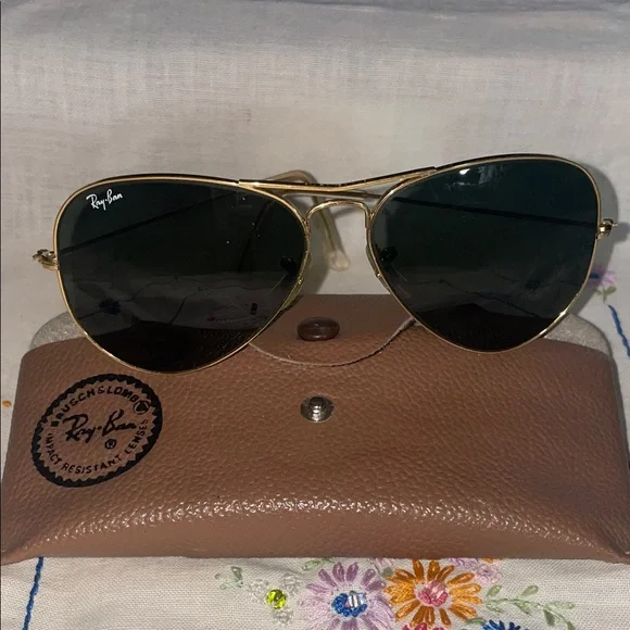 Ray-Ban Gold Frame Aviator Sunglasses